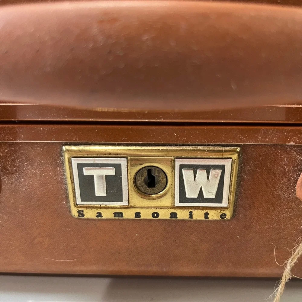 Vtg Samsonite Streamlite Saddle Tan Suitcase Shwayder Bros MCM Luggage 50s Prop
